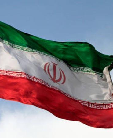 İran’dan ABD savaş gemilerine İHA saldırısı