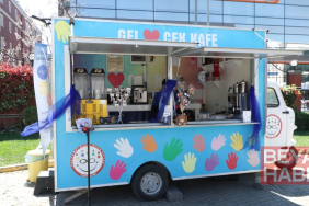 ‘Gel Çek Kafe’ projesi otizmli bireyleri kampüste öğrencilerle buluşturdu