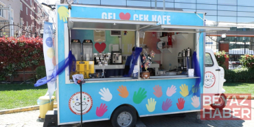 ‘Gel Çek Kafe’ projesi otizmli bireyleri kampüste öğrencilerle buluşturdu