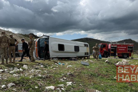 Diyarbakır’da midibüs devrildi: 1 ölü, 12 yaralı
