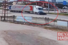 TIR'ın, çarptığı otomobili metrelerce sürüklediği kaza kamerada
