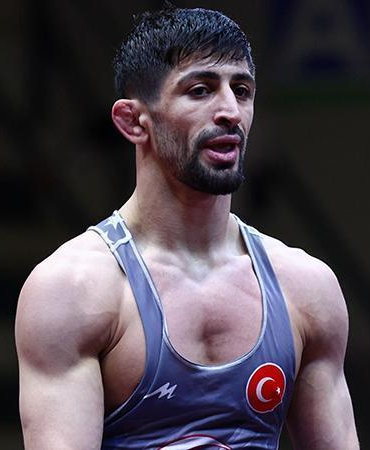 Milli güreşçi Kerem Kamal, grekoromen 63 kiloda bronz madalya kazandı