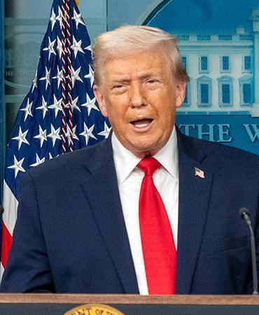 Trump: İran finansal olarak çöküyor, Hürmüz Boğazı