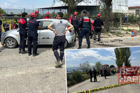 İzmir'de 3 otomobilin karıştığı kaza: 1 ölü, 3 yaralı