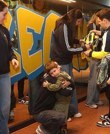 EuroLeague şampiyonu Fenerbahçe Opetli basketbolcular, taraftarlarla buluştu