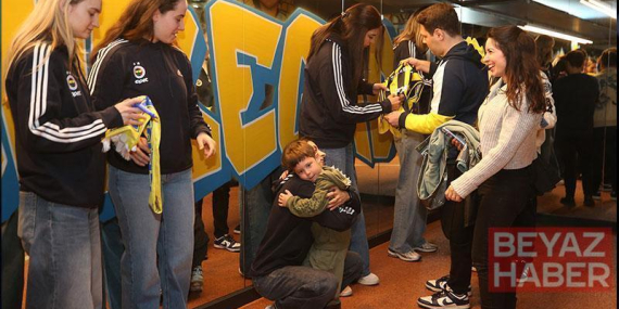 EuroLeague şampiyonu Fenerbahçe Opetli basketbolcular, taraftarlarla buluştu