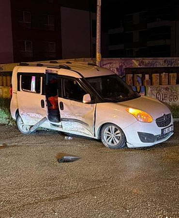 Ehliyetsiz sürücü ile alkollü sürücü kaza yaptı; 117 bin lira ceza