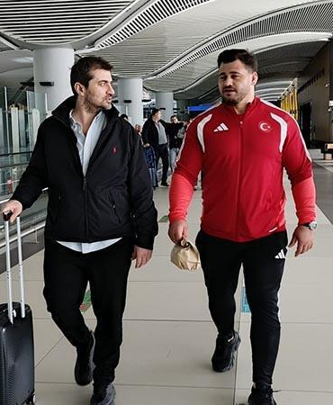 Rekortmen şampiyon Rıza Kayaalp yurda döndü