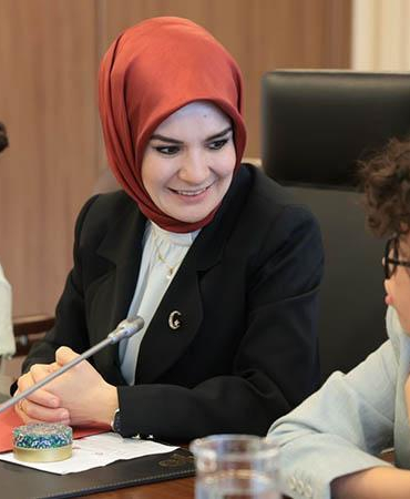 Bakan Göktaş, şehit ve gazi çocuklarıyla buluştu