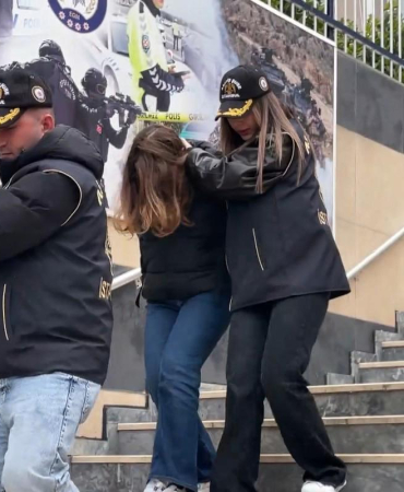 Finans müdürü olarak çalıştığı Danimarkalı firmayı 211 milyon dolandırdı; 2 suç ortağıyla yakalandı