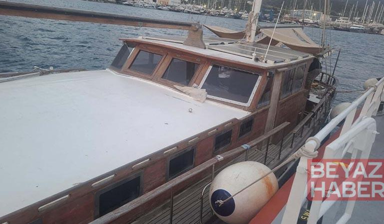 Su alan içinde 3 kişinin bulunduğu tekne, kurtarıldı