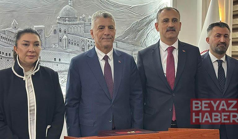 Bakan Bolat: Körfez’deki savaş, ticaretin artık Orta Koridor