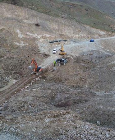 Heyelan nedeniyle 6 gündür kapalı olan Hakkari-Van kara yolu, kontrollü ulaşıma açıldı
