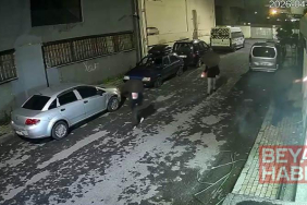 Güngören’de yanan odun parçalarıyla duvara yazı yazıp iş yerine attılar