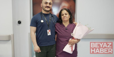 Doktordan hemşire annesine sürpriz