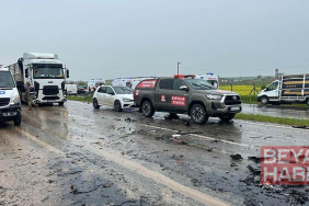 Siirt’te koyun yüklü kamyonet ile otomobil çarpıştı: 2 ölü, 3 yaralı