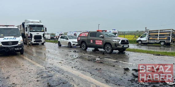 Siirt’te koyun yüklü kamyonet ile otomobil çarpıştı: 2 ölü, 3 yaralı