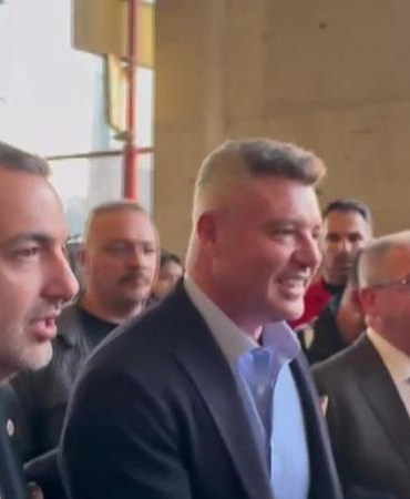 Galatasaraylı yöneticiler Fenerbahçe yöneticilerini karşıladı
