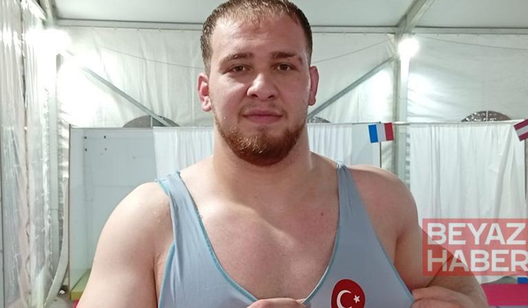 Milli güreşçi Hakan Büyükçıngıl, 125 kiloda Avrupa üçüncüsü oldu