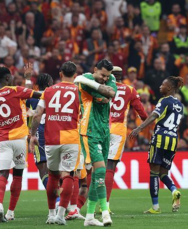 Dev derbide ilk yarı bitti