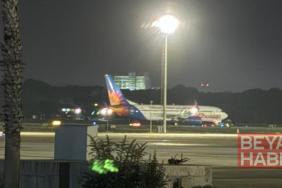 Pilotu rahatsızlanan Belfast-Antalya uçağı acil iniş yaptı