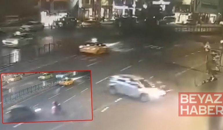 Şişhane’de otomobilin çarptığı motosiklet durağa daldı; kaza kamerada 1 ölü 3 yaralı