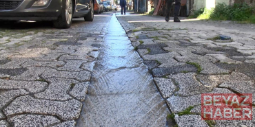 Ataşehir’de şebeke suyunu taşıyan boru patladı; 1 haftadır akıyor parası bizden çıkıyor