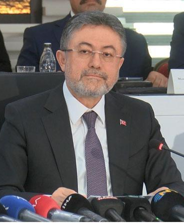 Bakan Yumaklı: Yangınlara havadan müdahale kapasitemizi 462 tona ulaştırdık