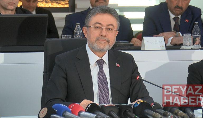 Bakan Yumaklı: Yangınlara havadan müdahale kapasitemizi 462 tona ulaştırdık