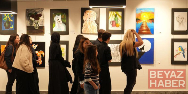 Genç sanatçılara eserlerini ücretsiz sergileme imkanı