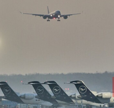 Güney Sudan'da yolcu uçağı düştü: Çok sayıda ölü var
