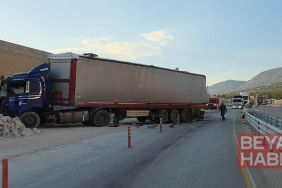 İstinat duvarına çarpan TIR