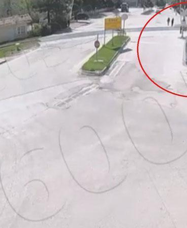 Alkollü sürücünün yaptığı kaza kamerada; 2 öğrenci son anda kurtuldu