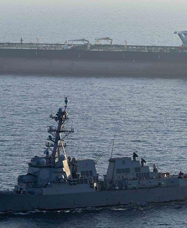 CENTCOM: Bir petrol tankerinin İran’a geçişini engelledik