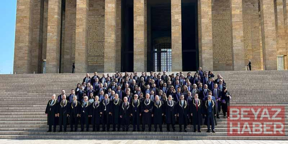 Anayasa Mahkemesi heyeti, Anıtkabir