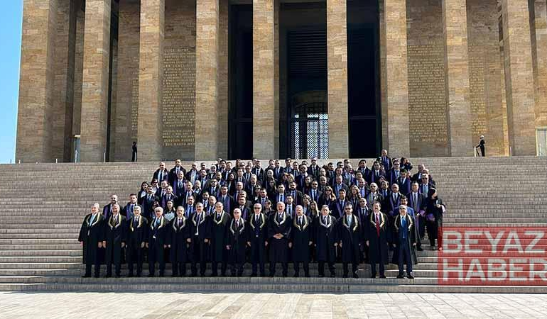 Anayasa Mahkemesi heyeti, Anıtkabir