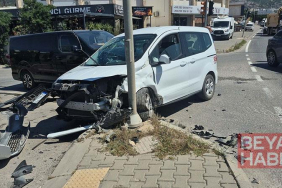 Bodrum’da trafik kazasında 2 Sahil Güvenlik personeli hafif yaralandı, kaza kamerada