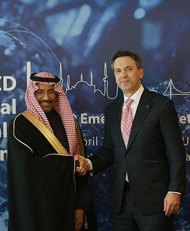 Bakan Bayraktar, Suudi Arabistan Sanayi ve Maden Kaynakları Bakanı İbrahim Al-Khorayef ile görüştü