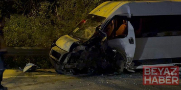 Beykoz’da servis minibüsü ile otomobil çarpıştı: 1’i ağır 11 yaralı
