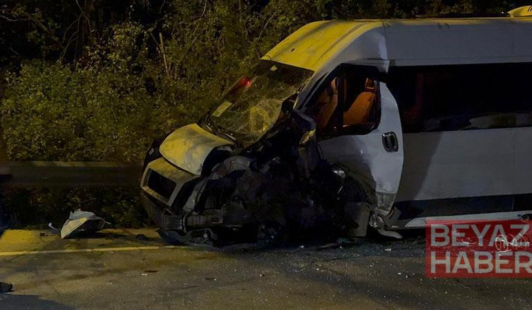 Beykoz’da servis minibüsü ile otomobil çarpıştı: 1’i ağır 11 yaralı