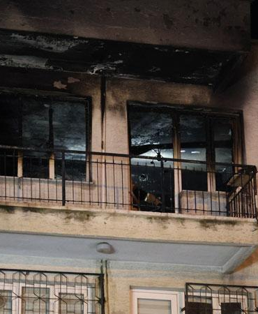 İzmir’de evde çıkan yangında baba öldü, oğlu entübe edildi
