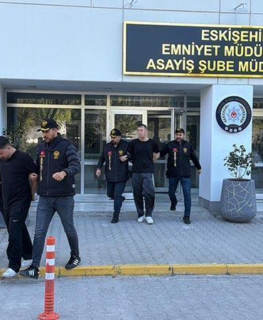 Eskişehir’de ‘yan bakma’ cinayeti şüphelileri adliyede