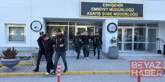 Eskişehir’de ‘yan bakma’ cinayeti şüphelileri adliyede
