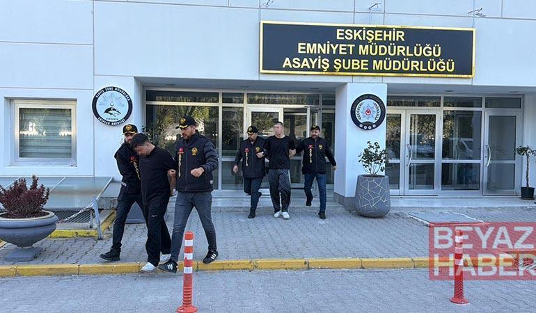 Eskişehir’de ‘yan bakma’ cinayeti şüphelileri adliyede