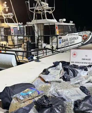 Balıkesir açıklarında teknede 158 kilo uyuşturucu ele geçirildi: 2 gözaltı