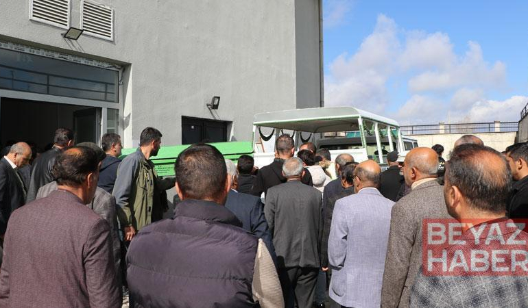 Köpek saldırısında ölen 5 yaşındaki Hamza toprağa verildi