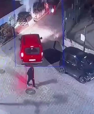 Beyoğlu’nda evine davet ettiği kadın tuzak kurdu; eşi önce darp sonra gasbetti