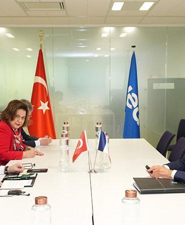 Bakan Kurum, Fransa’da