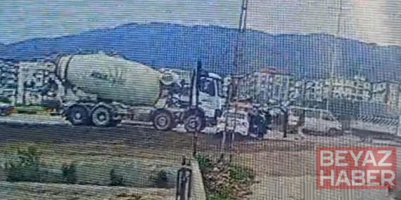 Beton mikseri, otomobili metrelerce sürükledi