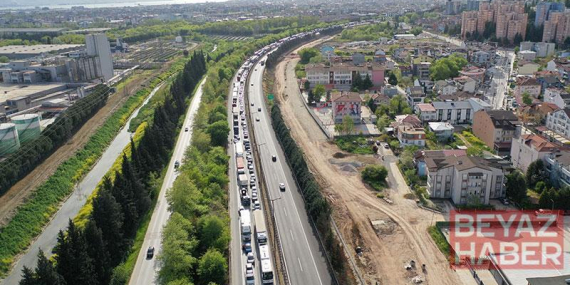 TEM’de 6 TIR zincirleme kazaya karıştı; Ankara yönünde ulaşım aksadı